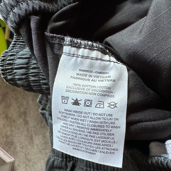 Nike Men's Cargo Pants in Black Size XL
Waist 16” Inseam 28” Pre-Loved - Picture 7 of 9